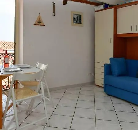 아파트 Nella Vecchia Citta Con Vista Mare
