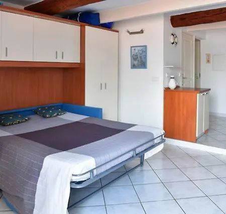 Nella Vecchia Citta Con Vista Mare Апартаменты *